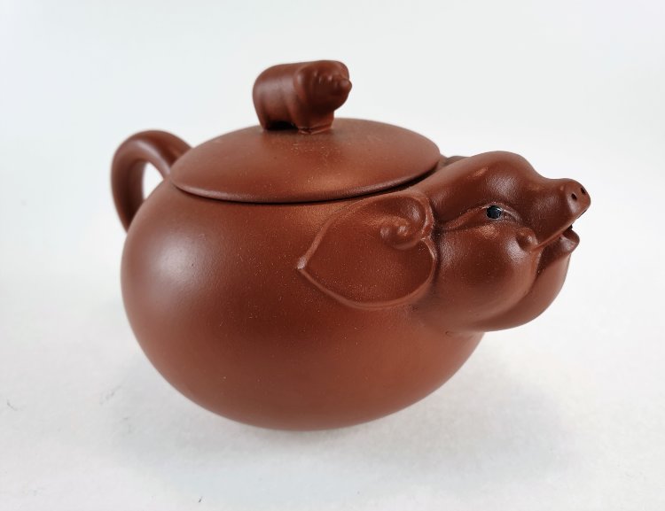 Чайник из исинской глины в виде свинки, 11 см